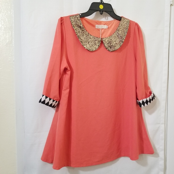 Cute top, Sz L/XL , cuffed sleeve, 3/4 sleeve, flowy, sequin peter pan collar - Picture 2 of 7